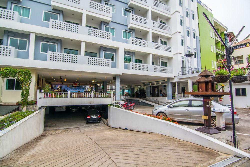 Sutus Court 3 Hotel Pattaya Bagian luar foto