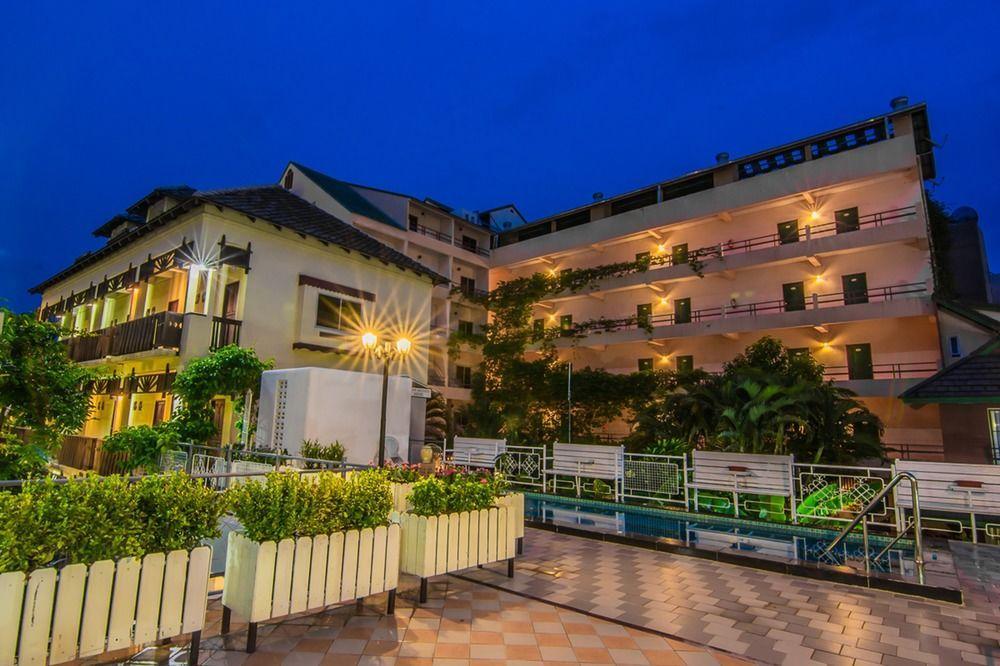 Sutus Court 3 Hotel Pattaya Bagian luar foto