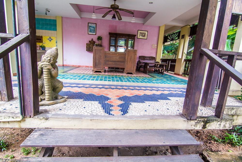 Sutus Court 3 Hotel Pattaya Bagian luar foto
