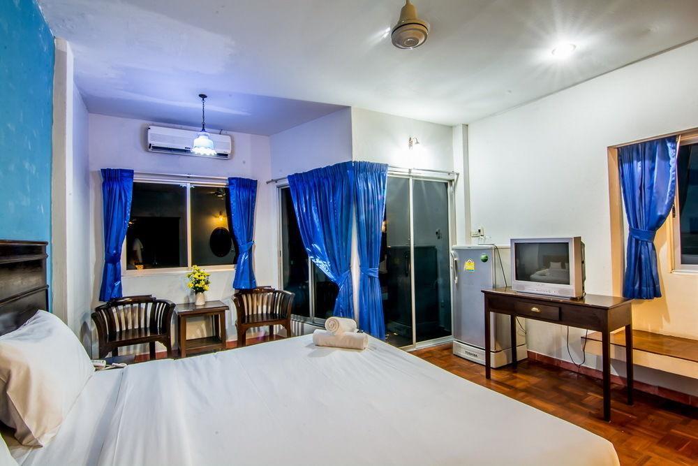 Sutus Court 3 Hotel Pattaya Bagian luar foto