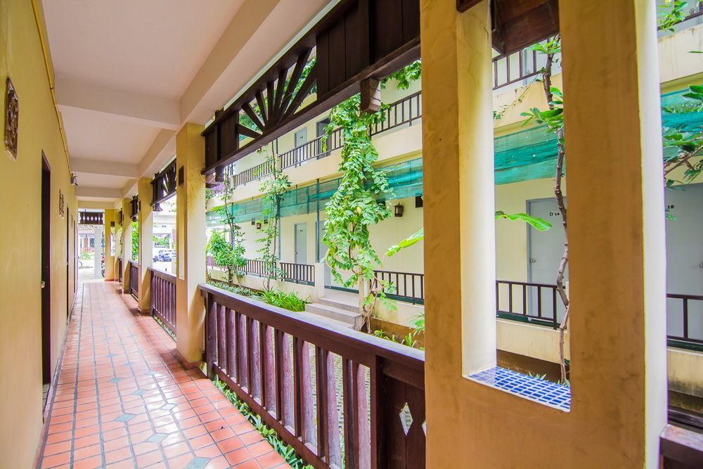 Sutus Court 3 Hotel Pattaya Bagian luar foto