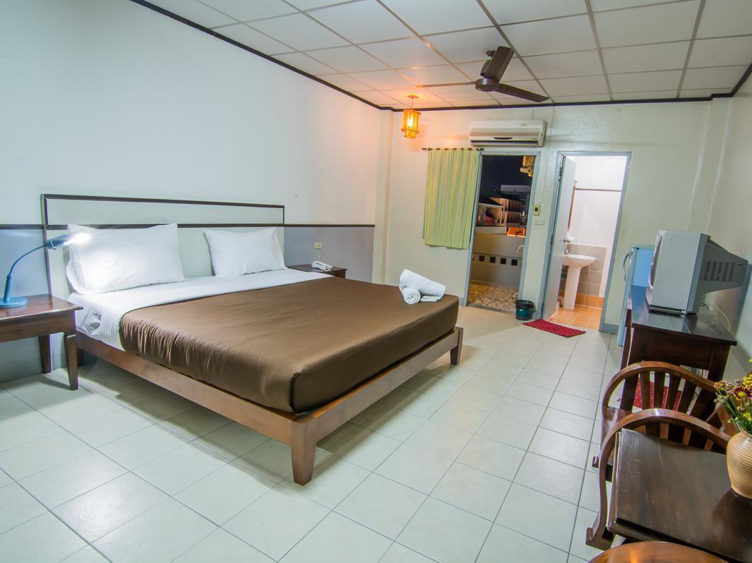 Sutus Court 3 Hotel Pattaya Bagian luar foto