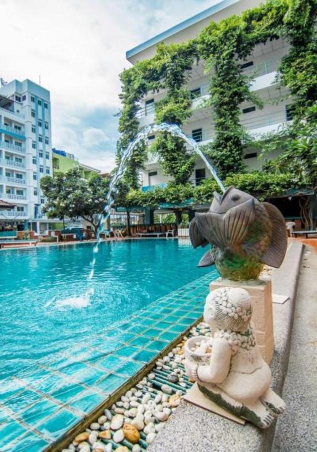 Sutus Court 3 Hotel Pattaya Bagian luar foto