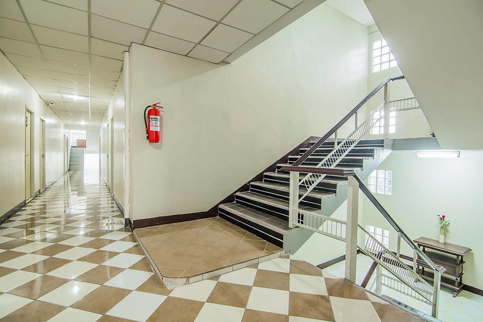 Sutus Court 3 Hotel Pattaya Bagian luar foto